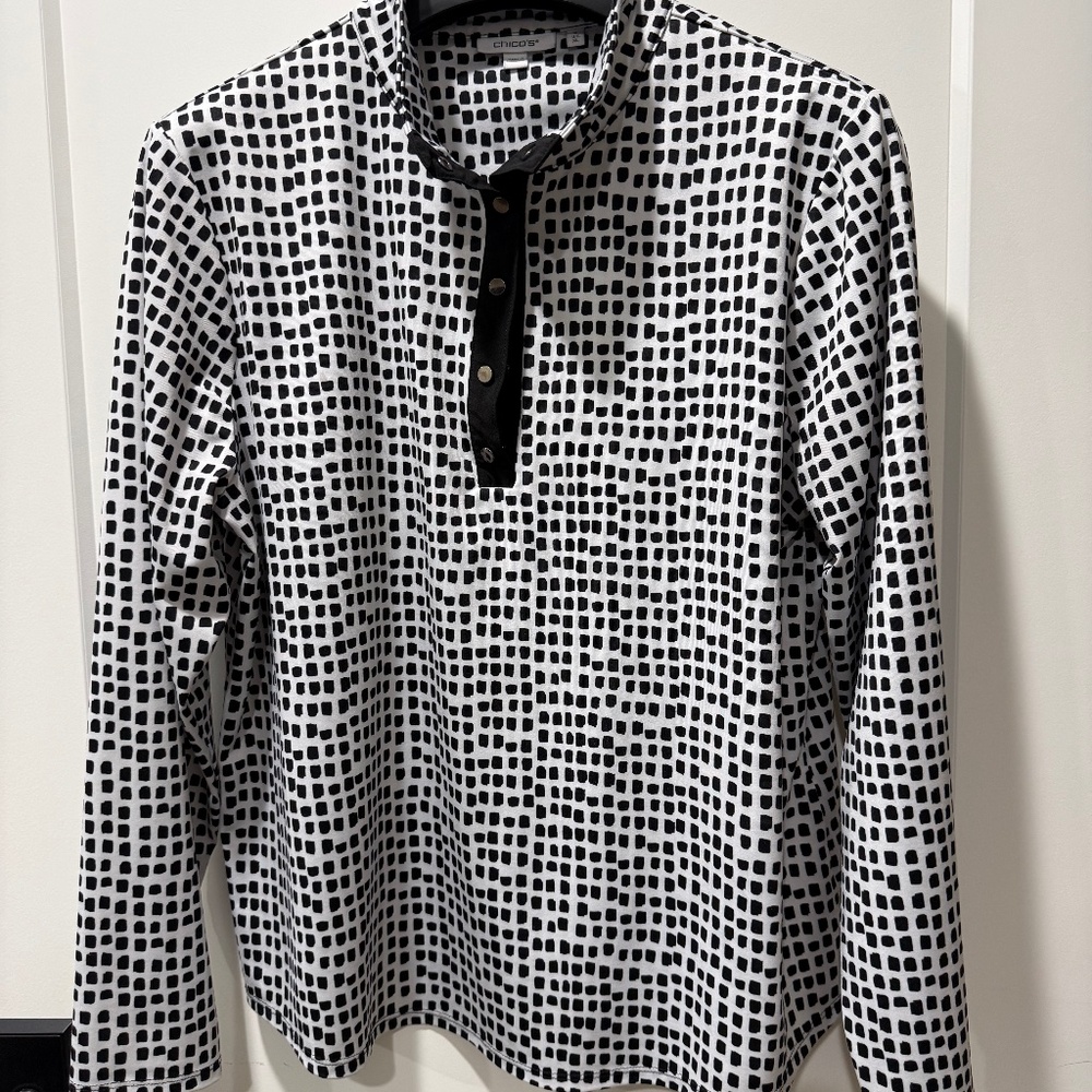 Chico's athletic shirt in black and white size 3